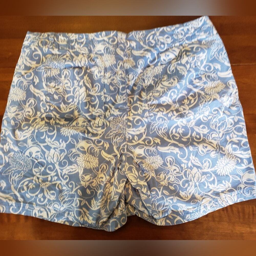 Lane Bryant 20 blue and white floral shorts